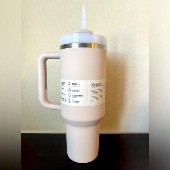 NWT STANLEY QUENCHER H2.0 THE FLOWSTATE TUMBLER TUMB DUNE SOFT MATTE 40 OZ - Picture 3 of 9